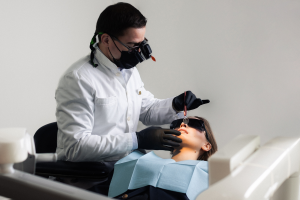 How to Whiten Veneers: A Complete Guide to a Dazzling Smile - 1